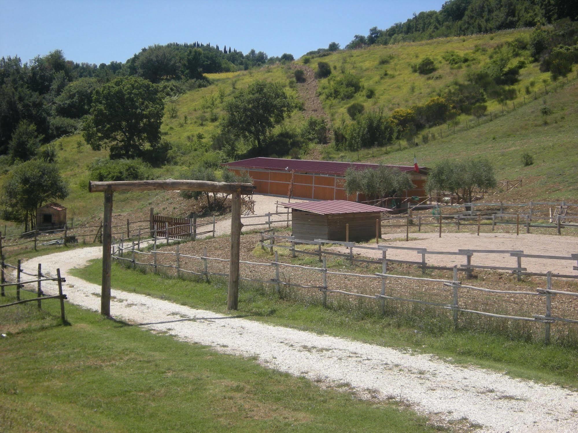 Agriturismo Goccia Di Luna Umbertide Buitenkant foto
